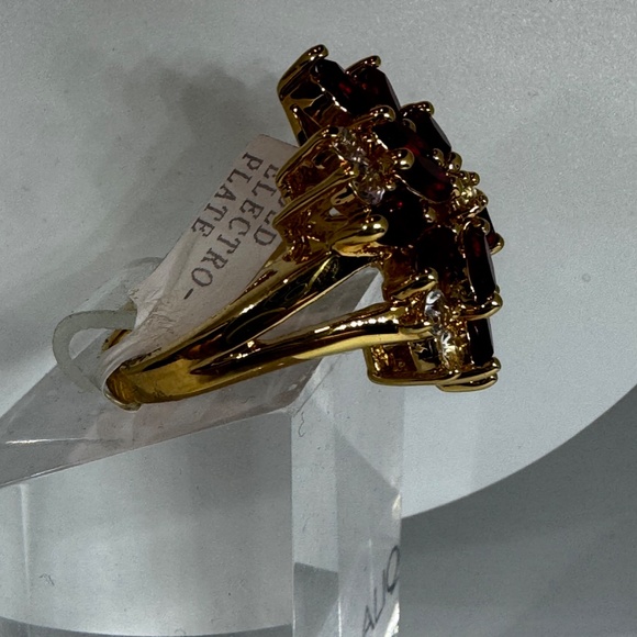 Vintage Gold Electroplated Ring Cocktail Size 10 Marquise Shaped Cut Red Crystal - Picture 5 of 16